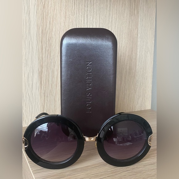 VINTAGE Louis Vuitton Round Black Sunglasses - Picture 4 of 10